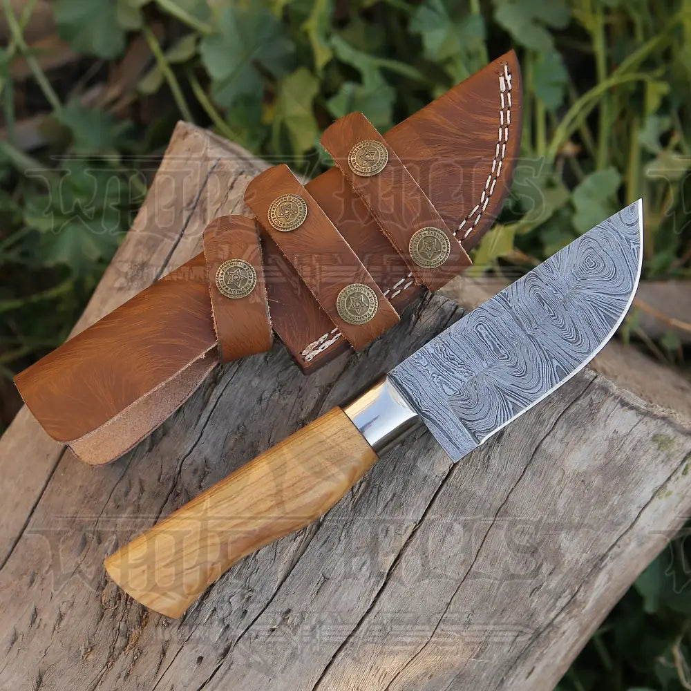 9.5 Hand Forged Damascus Steel Skinner Knife - Olive Wood Handle Collectibles:knives Swords &
