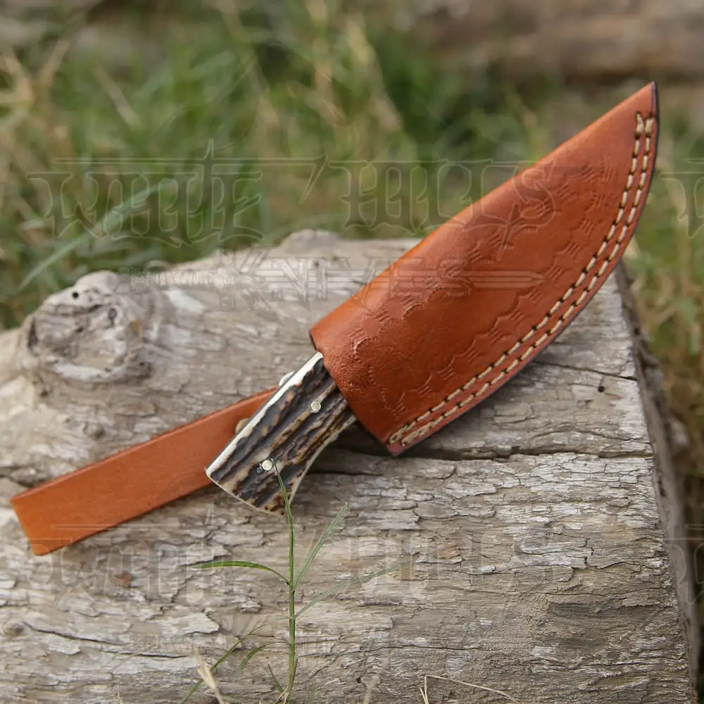 Handmade Damascus Steel Skinner Knife - Stag Antler Handle 5.5’ Full Tang