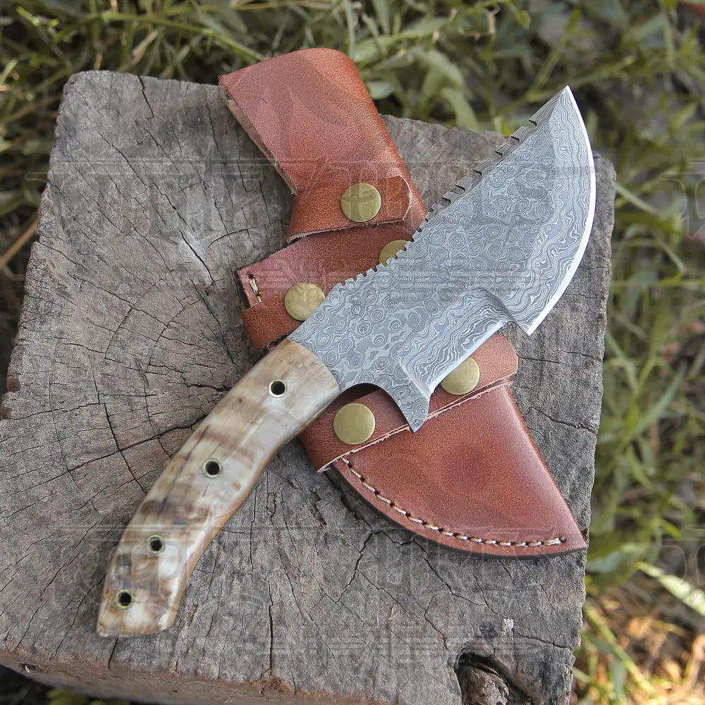 10Custom Hand Made Forged Damascus Steel Tracker Hunting Camping Knife With Ram Horn Handle Wh 3845