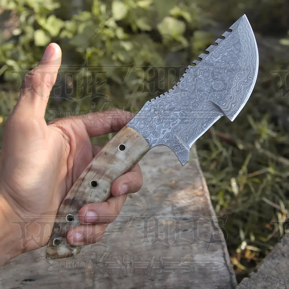 10Custom Hand Made Forged Damascus Steel Tracker Hunting Camping Knife With Ram Horn Handle Wh 3845