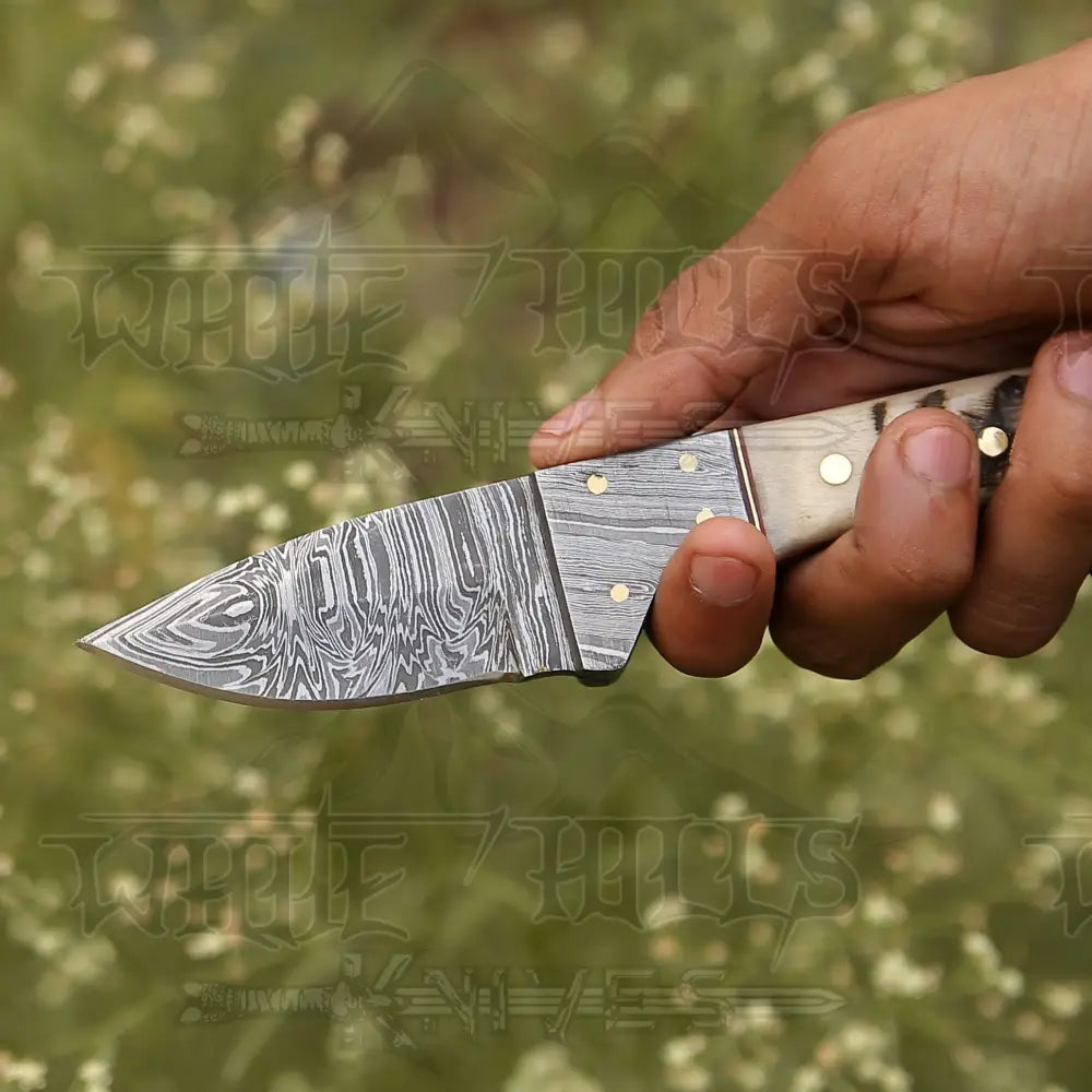 7.25 Handmade Forged Damascus Steel Full Tang Skinner Knife - Ram Horn Handle