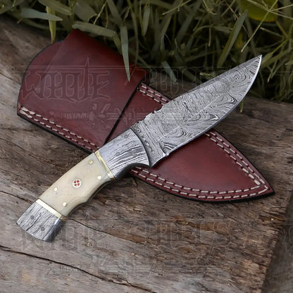 8.5 Hand Forged Damascus Steel Full Tang Skinner Knife - Camel Bone Handle H-017 Collectibles:knives
