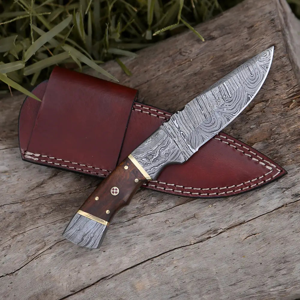 8.5 Hand Forged Damascus Steel Full Tang Skinner Knife - Wood Handle Collectibles:knives Swords &