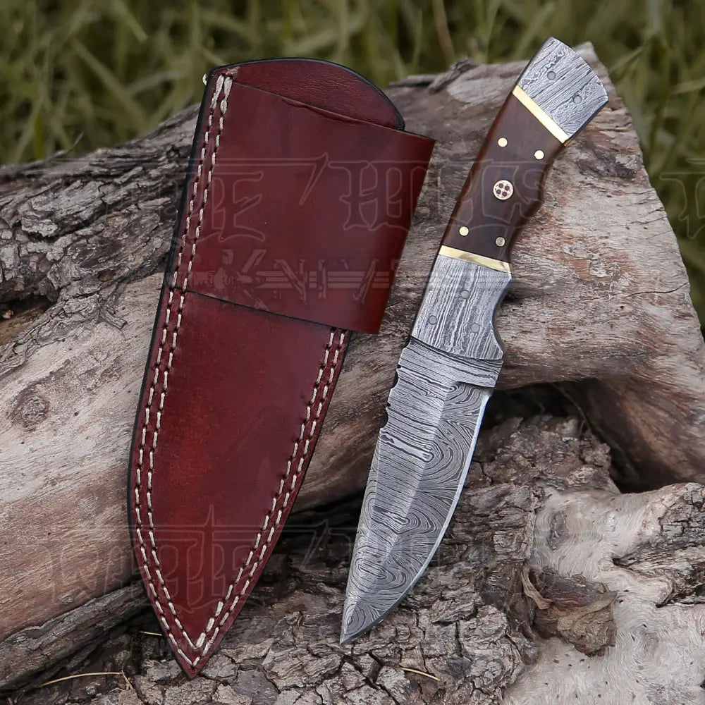 8.5 Hand Forged Damascus Steel Full Tang Skinner Knife - Wood Handle Collectibles:knives Swords &