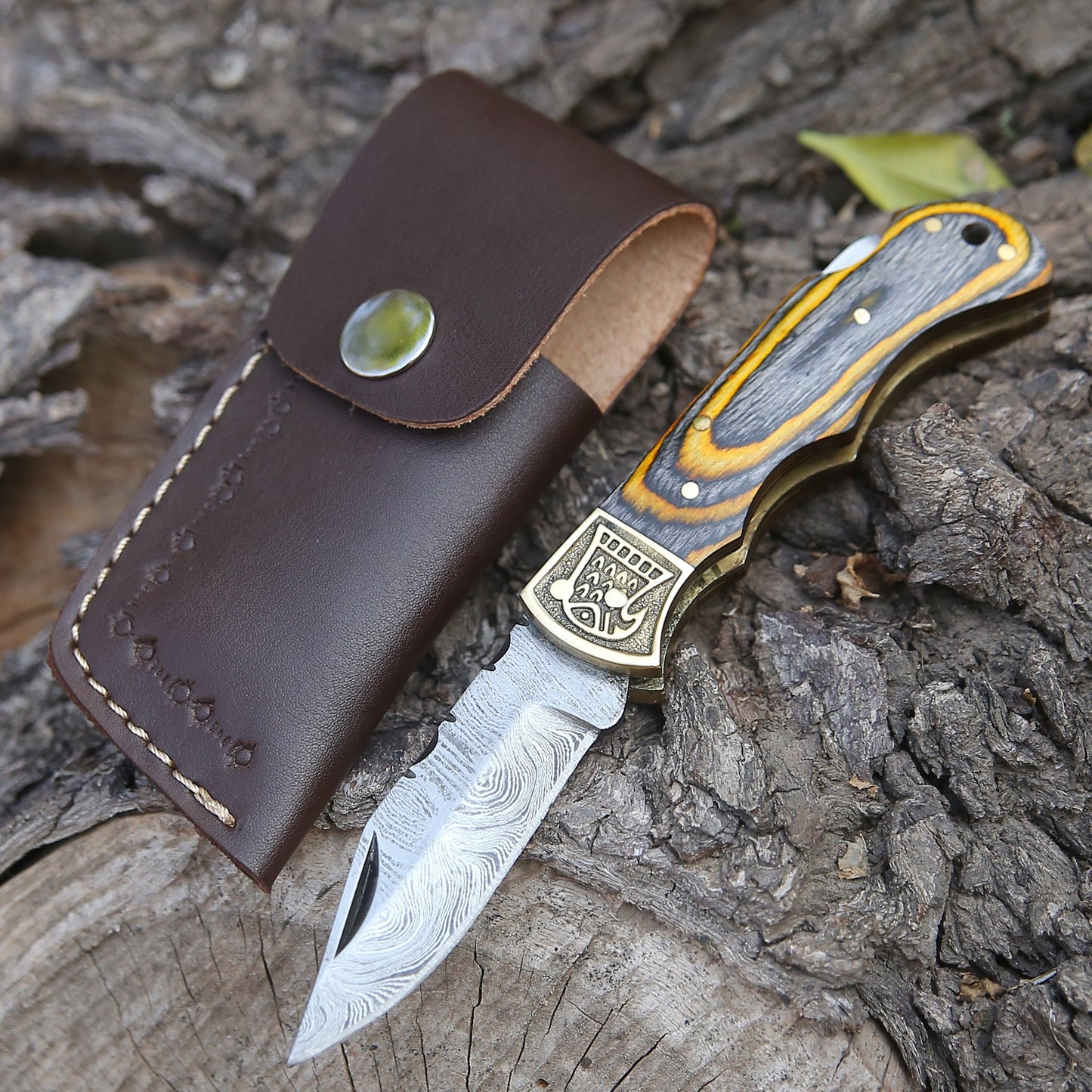 Customs Hand Made Damascus Steel Hunting Folding Knife Brass Bolster With Colored Wood Handle Wh