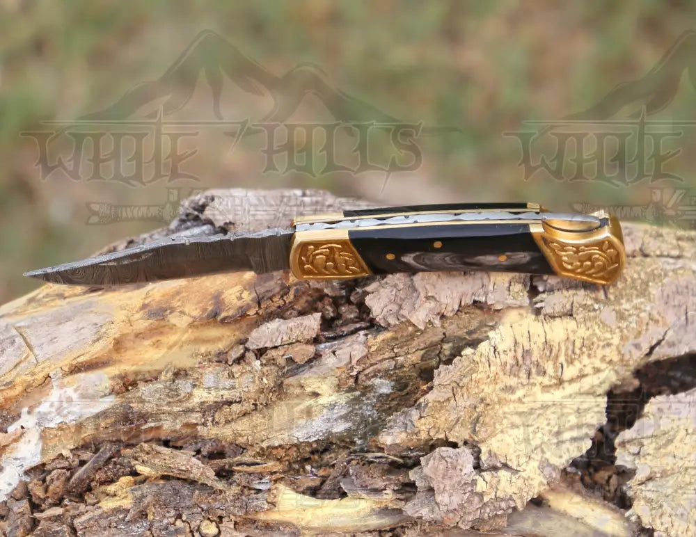 Custom Hand Made Damascus Steel Hunting Folding Knife With Brass Bolster & Buffalo Horn Handle Wh