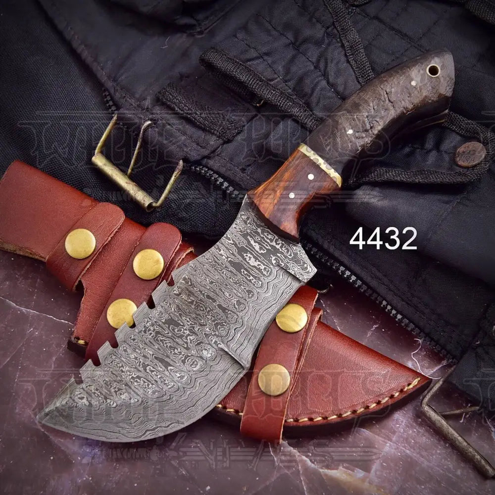 Handmade Damascus Steel Hunting Tracker Knife With Ram Horn & Cocobolo Wood Handle Wh 4432