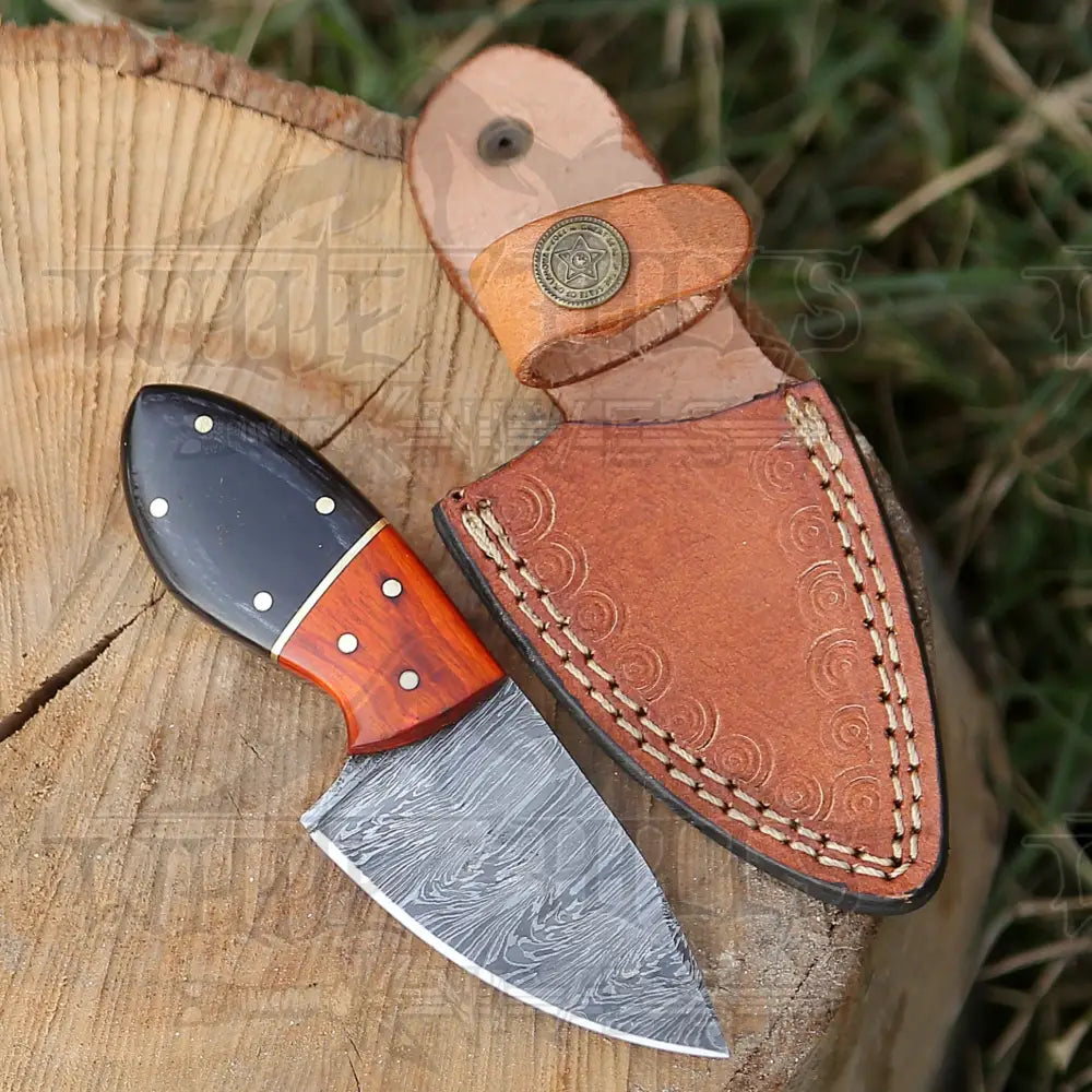 Handmade Damascus Steel Skinner Knife - Buffalo Horn & Wood Handle 5.5’ Full Tang