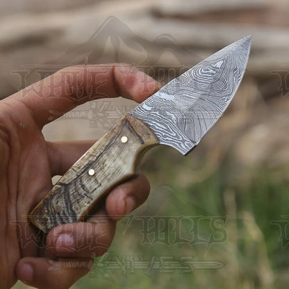 Handmade Damascus Steel Skinner Knife - Ram Horn Handle 5.5’ Full Tang
