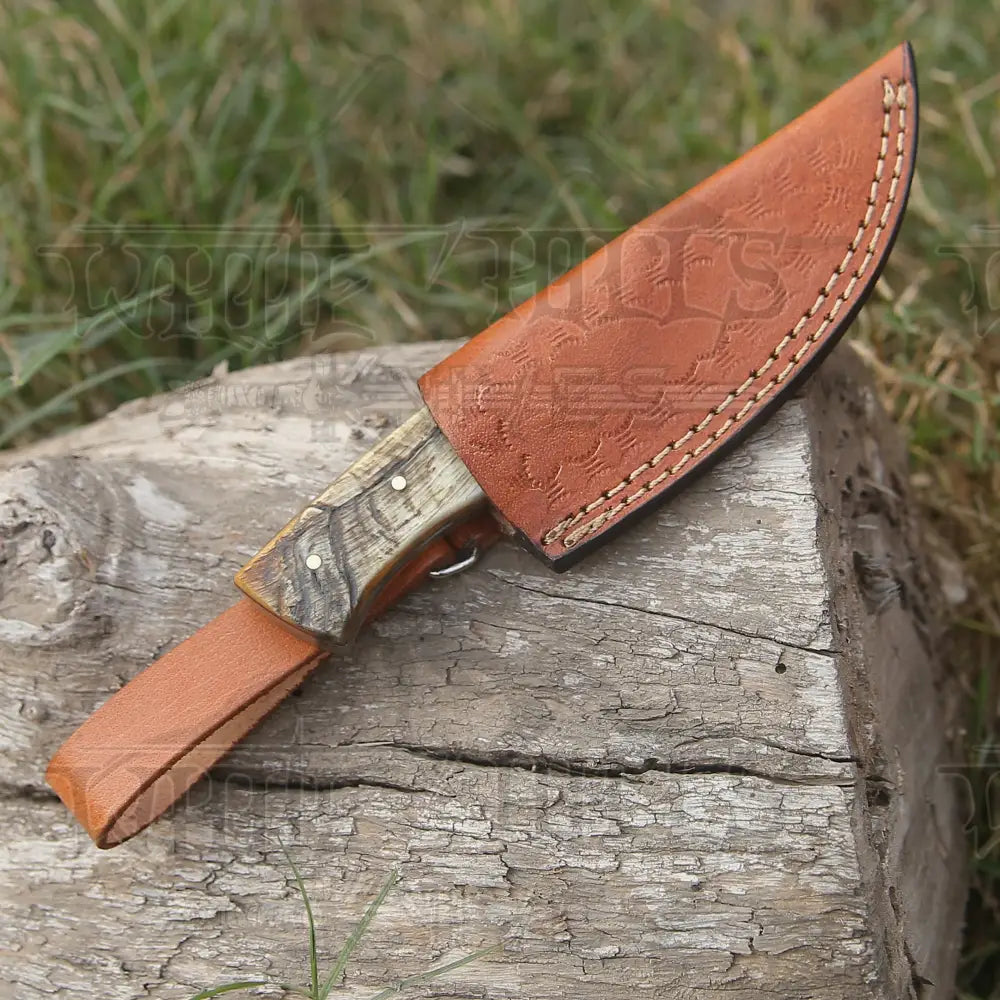 Handmade Damascus Steel Skinner Knife - Ram Horn Handle 5.5’ Full Tang