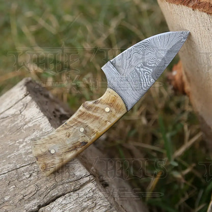 Handmade Damascus Steel Skinner Knife - Ram Horn Handle 5.5’ Full Tang