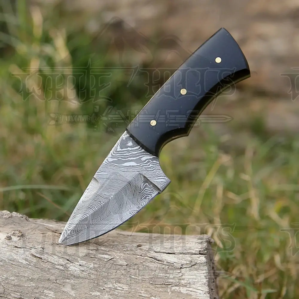 Handmade Damascus Steel Skinner Knife - Resin Handle 5.5’ Full Tang