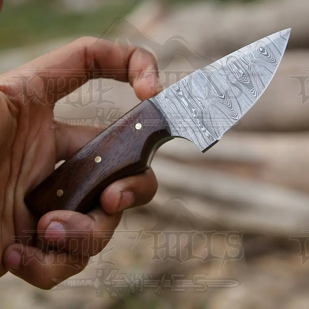 Handmade Damascus Steel Skinner Knife - Rosewood Handle 5.5’ Full Tang